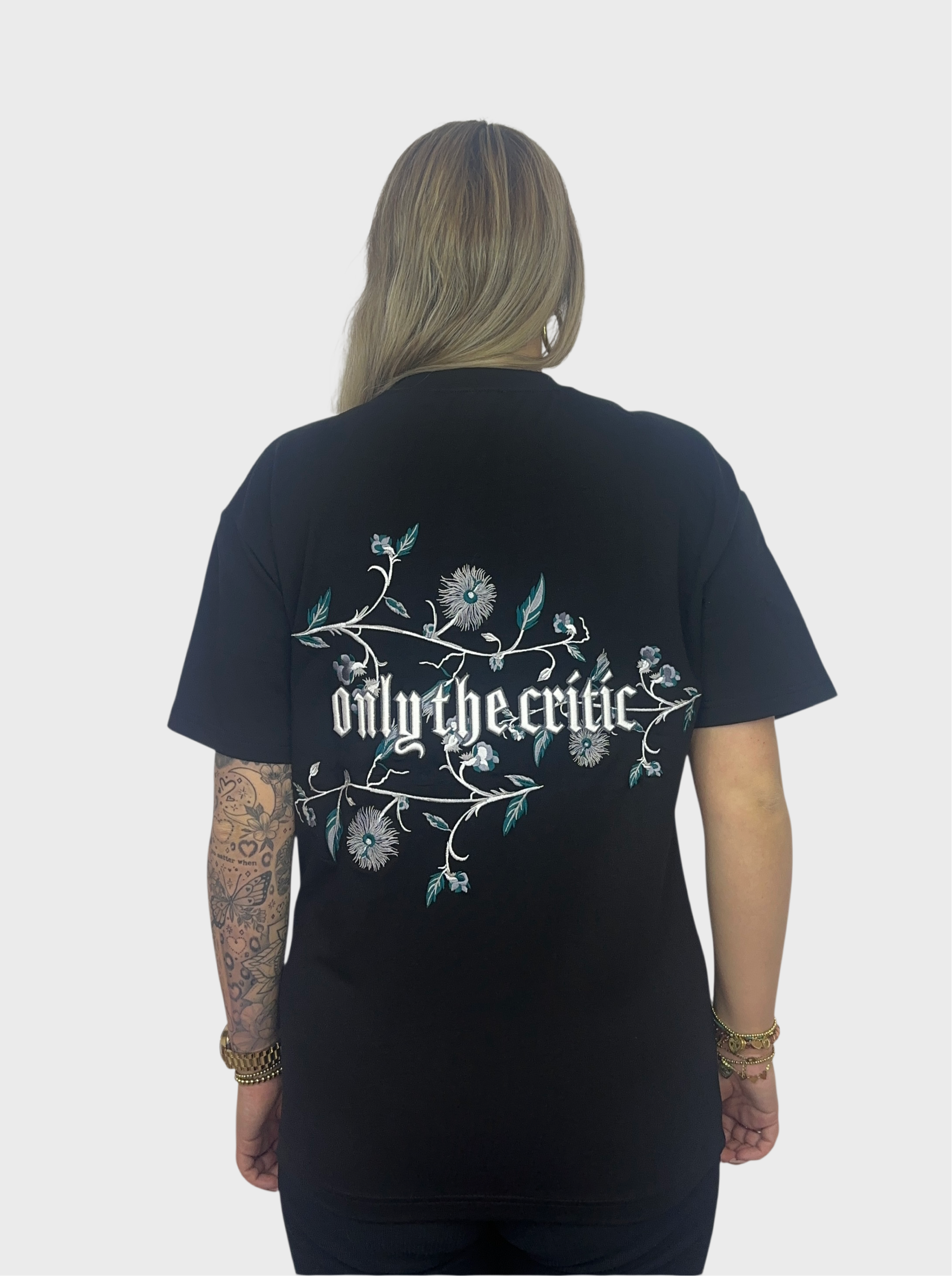 Only the Critic T-Shirt - Zwart
