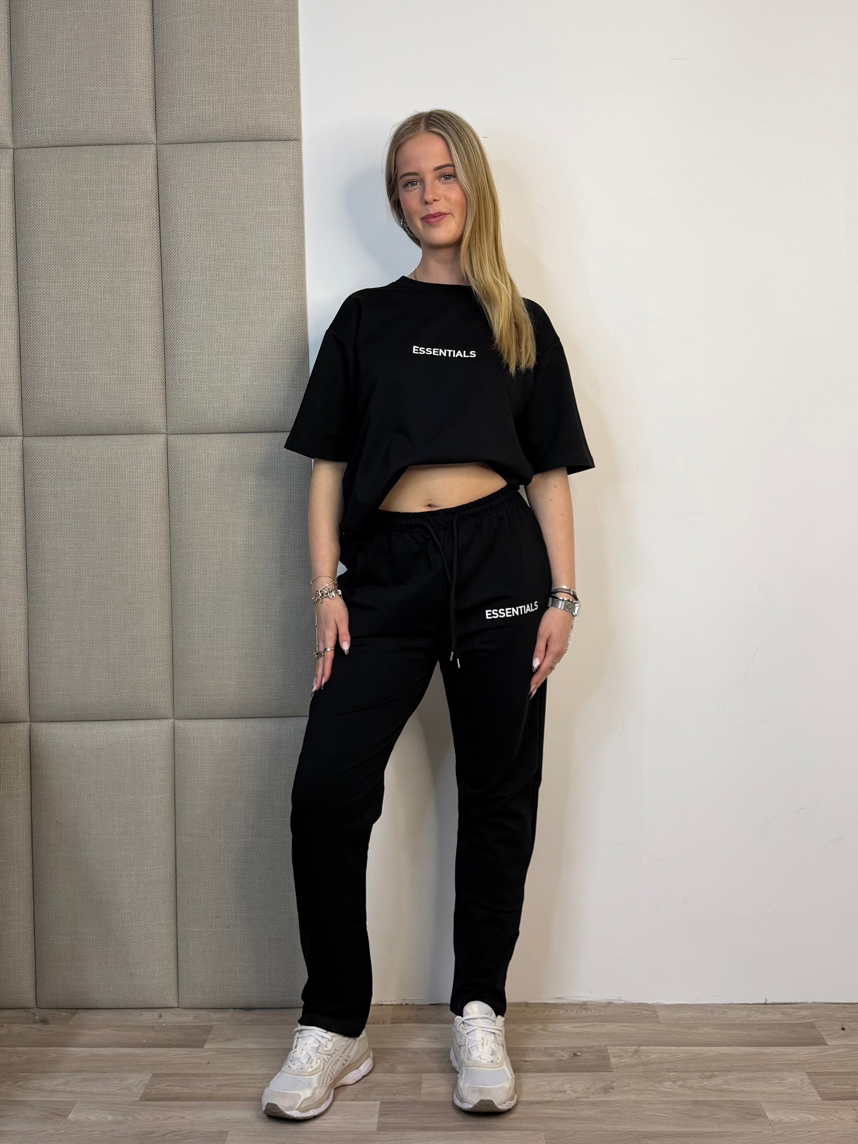 Essentials Two-Piece - Zwart