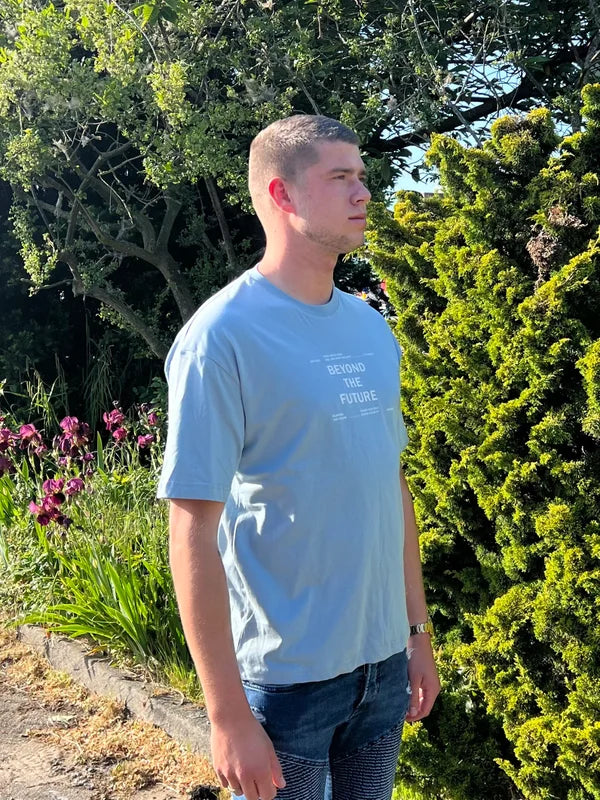 Beyond The Future T-Shirt - Blauw