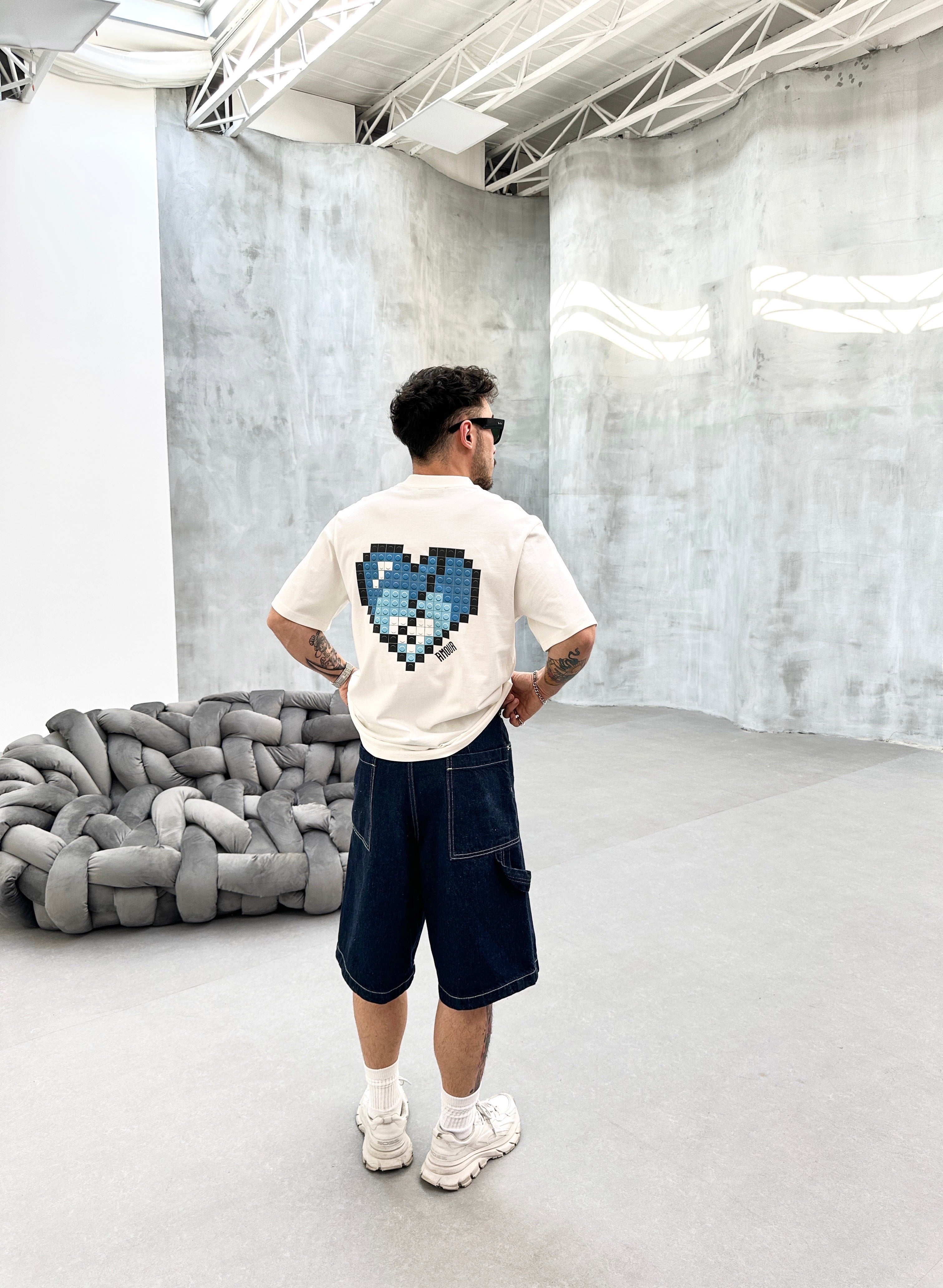 Blue Logo T-Shirt - Wit