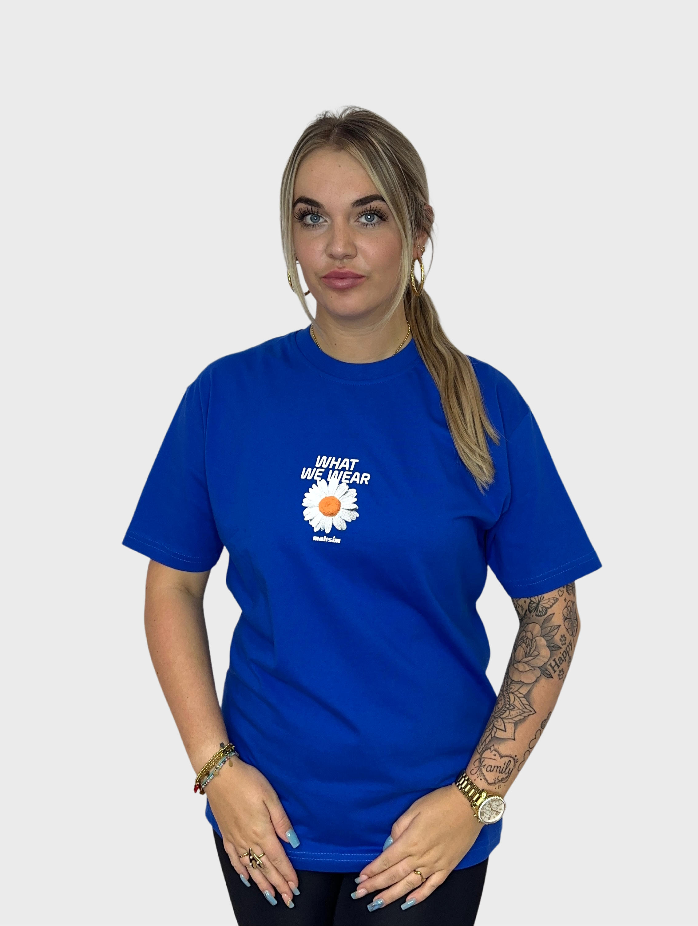 What We Wear T-Shirt - Kobalt Blauw