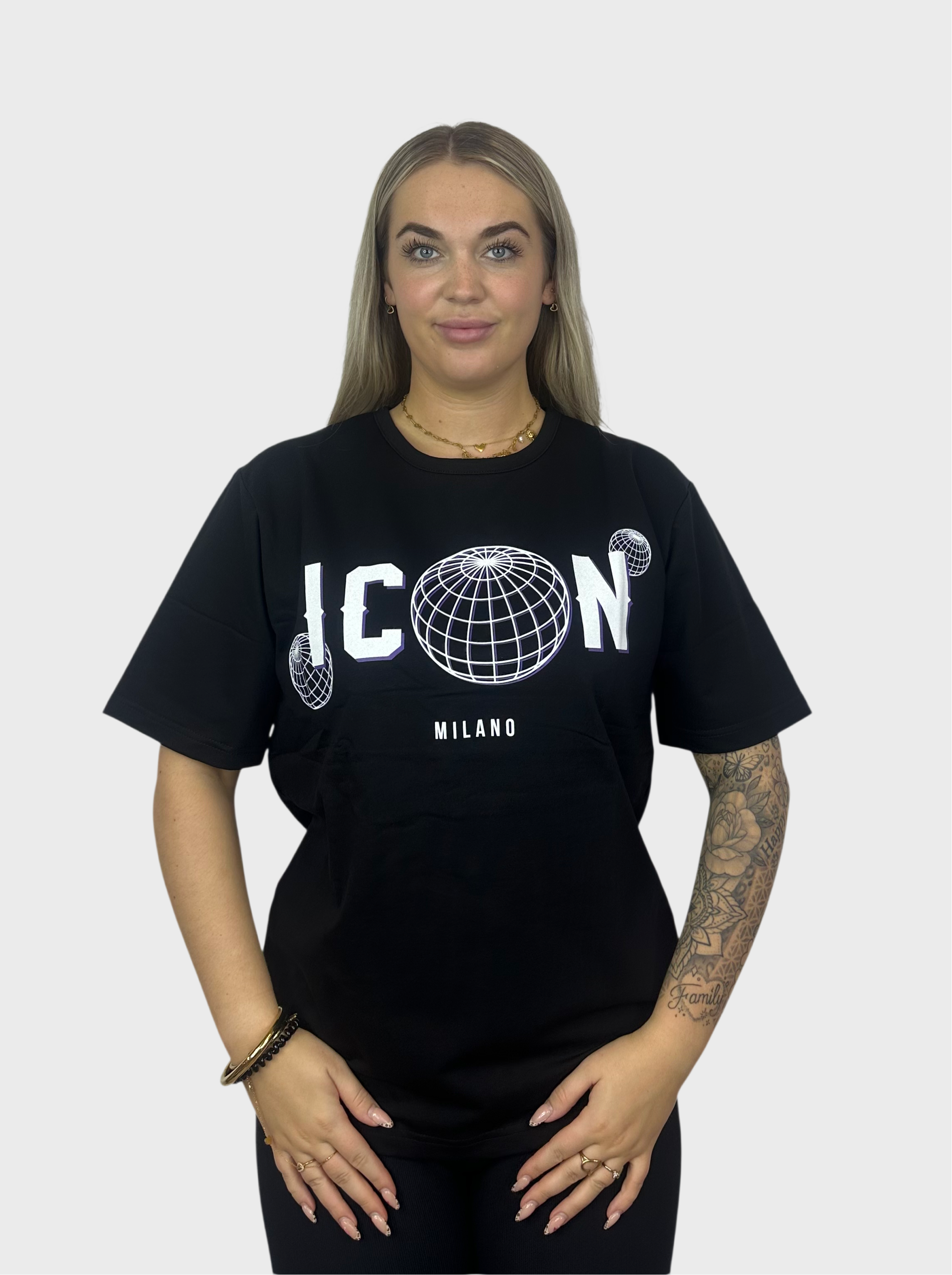 IC🪩N T-Shirt - Zwart