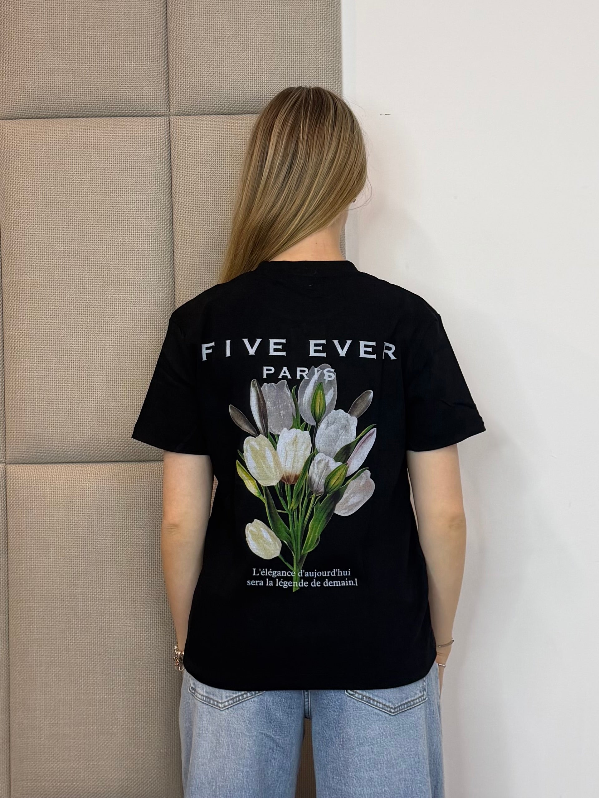 Five Flower T-Shirt - Zwart