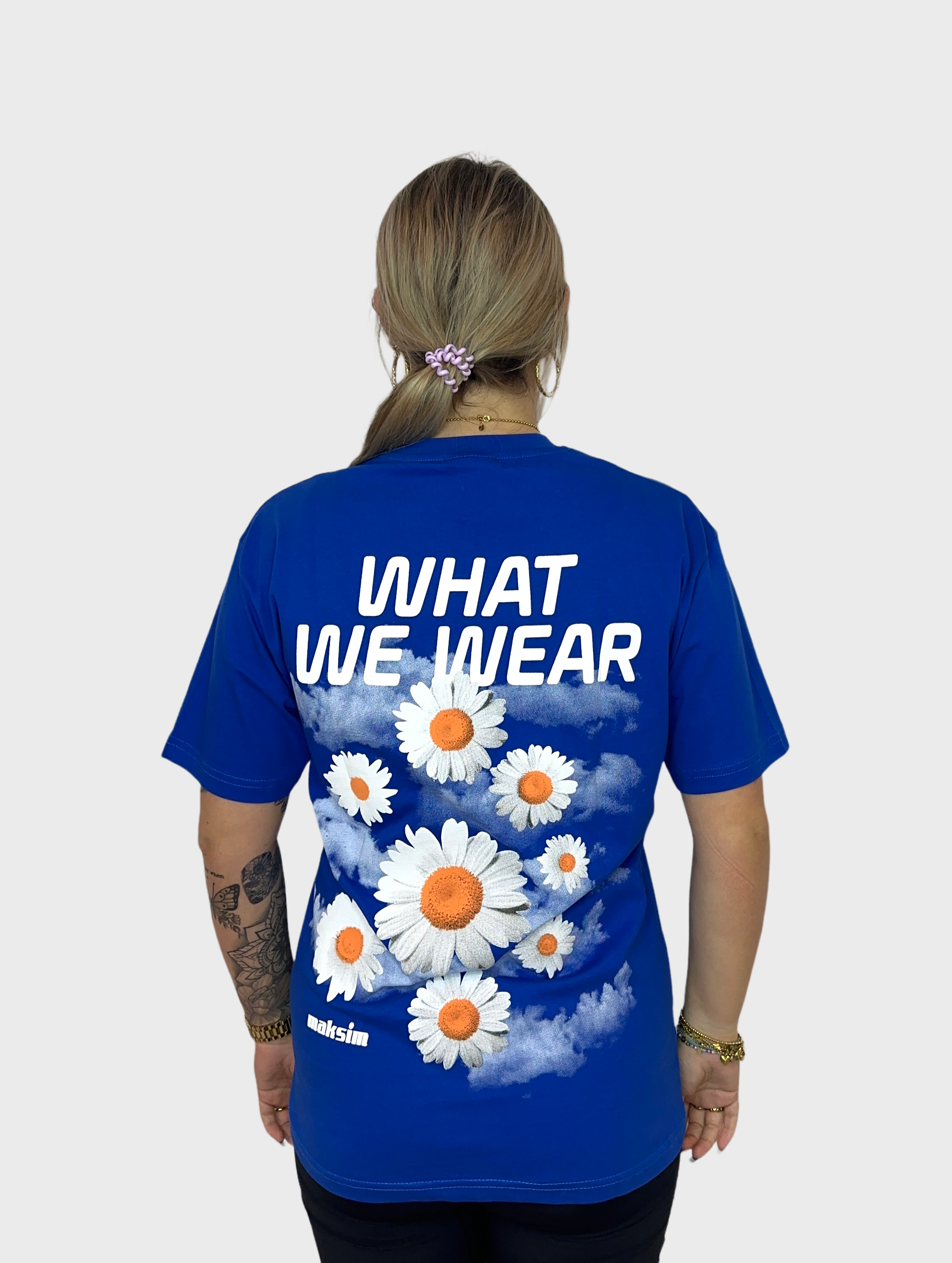 What We Wear T-Shirt - Kobalt Blauw